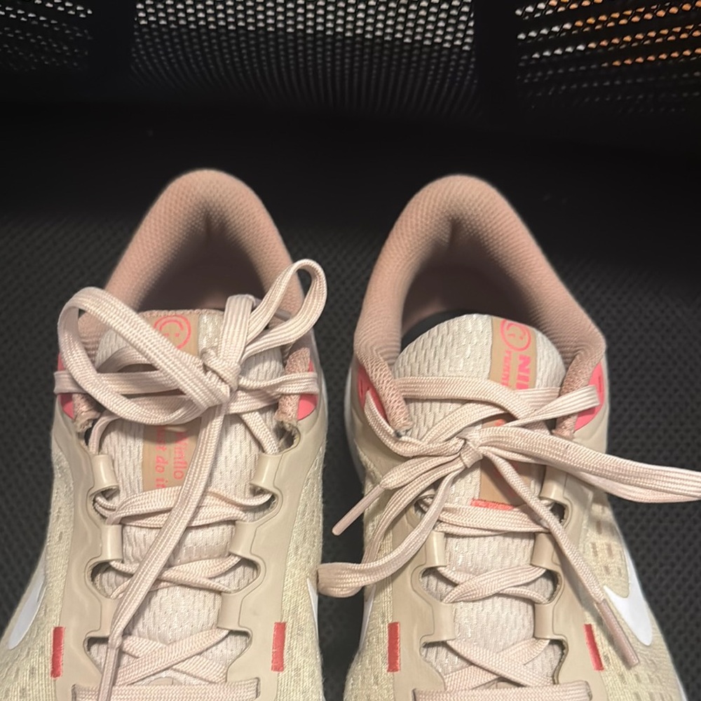 Nike Tan and White Running Shoes - Picture 9 of 9